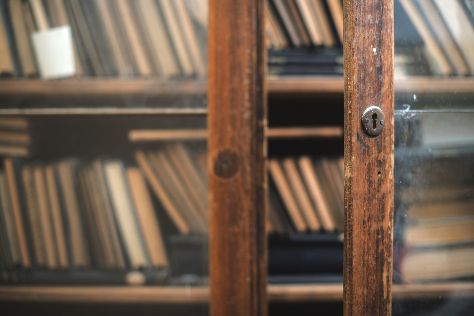 28596628 old books in a vintage library