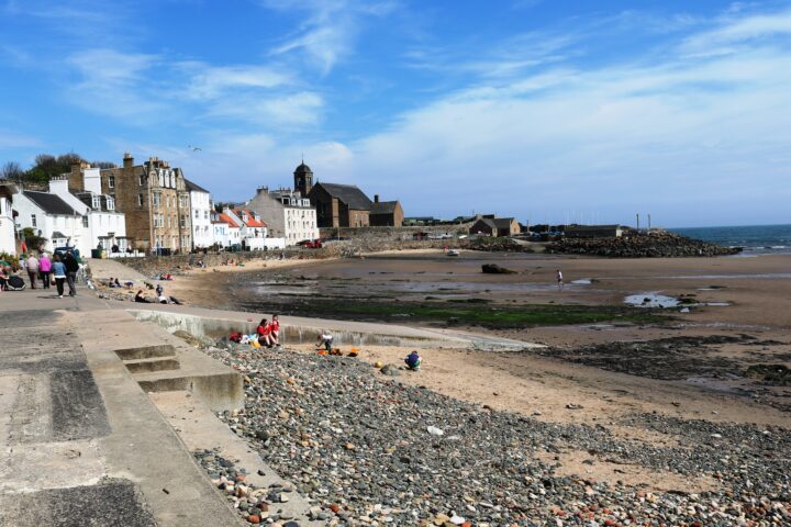 Kinghorn Beach. Image: Bill Kasman / Geograph Britain and Ireland, CC BY-SA 2.0