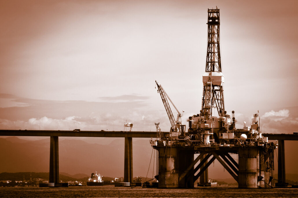 10280598 petroleum platform on the guanabara bay