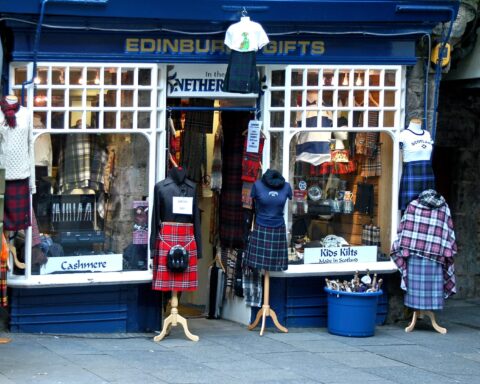 65648908 souvenir shop