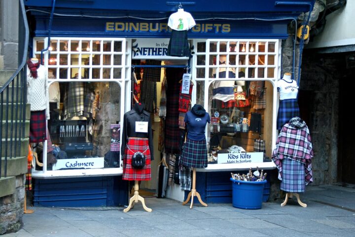 65648908 souvenir shop