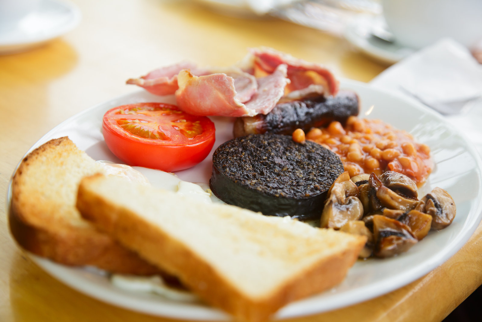 7442686 full scottish breakfast