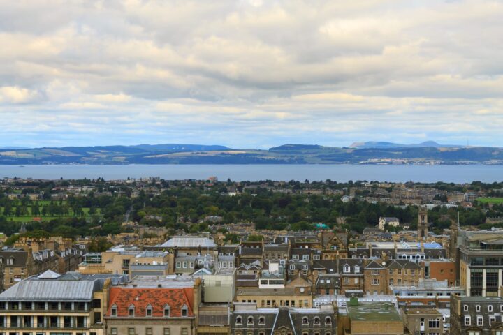 74705456 edinburgh city panorama