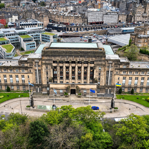 St Andrew’s House, Edinburgh, headquarters of the Scottish Government, photographed from the air in April 2025. Credit: 瑞丽江的河水