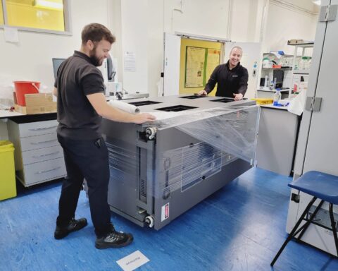 Visual accompanying “The Scottish Business Making Money From Unwanted Laboratory Equipment”