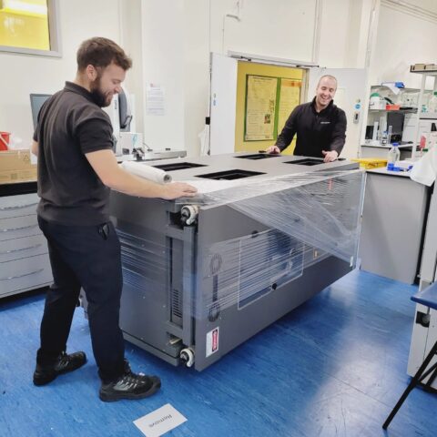Visual accompanying “The Scottish Business Making Money From Unwanted Laboratory Equipment”