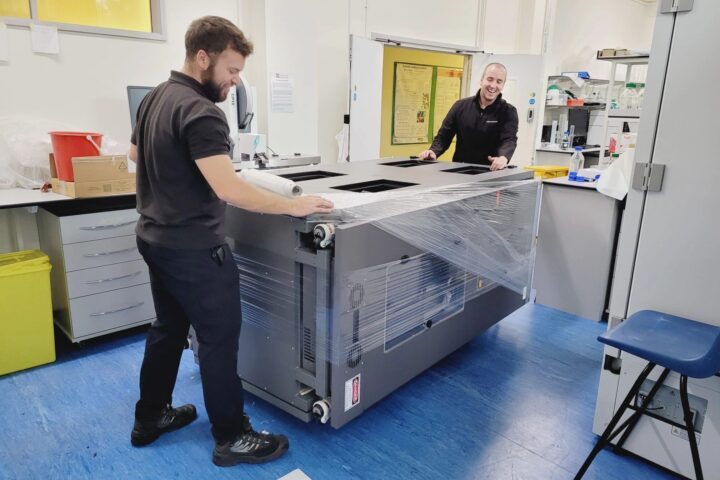 Visual accompanying “The Scottish Business Making Money From Unwanted Laboratory Equipment”