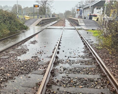 Visual accompanying “54,000 Scottish Properties Still Without Electricity and Repairs Could Take Until Wednesday”