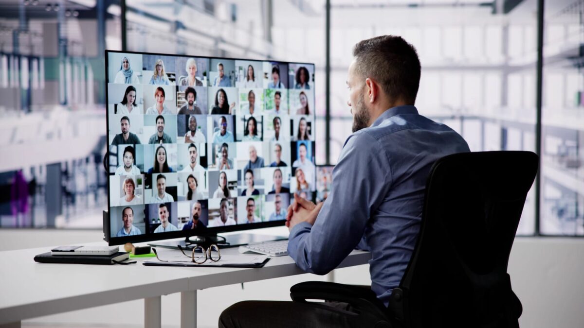 90780906 virtual hybrid meeting in office