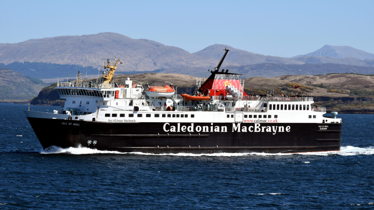 MV Isle of Mull Sailing To Craignure, 8 May 2017