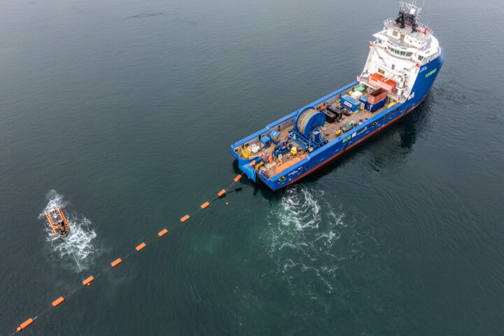 Islay Jura Cable Lay Pic Peter Devlin